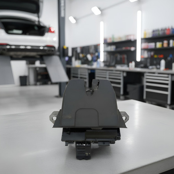 Fechadura Tampa Traseira Land Rover Freelander 2 2008 A 2015